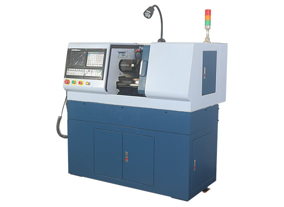 如何选择教学小型数控车床