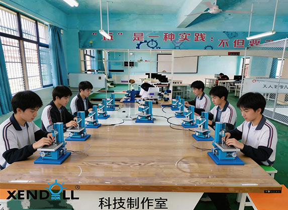 当金属钻床走进课堂：解锁劳技教育的“科创密码”